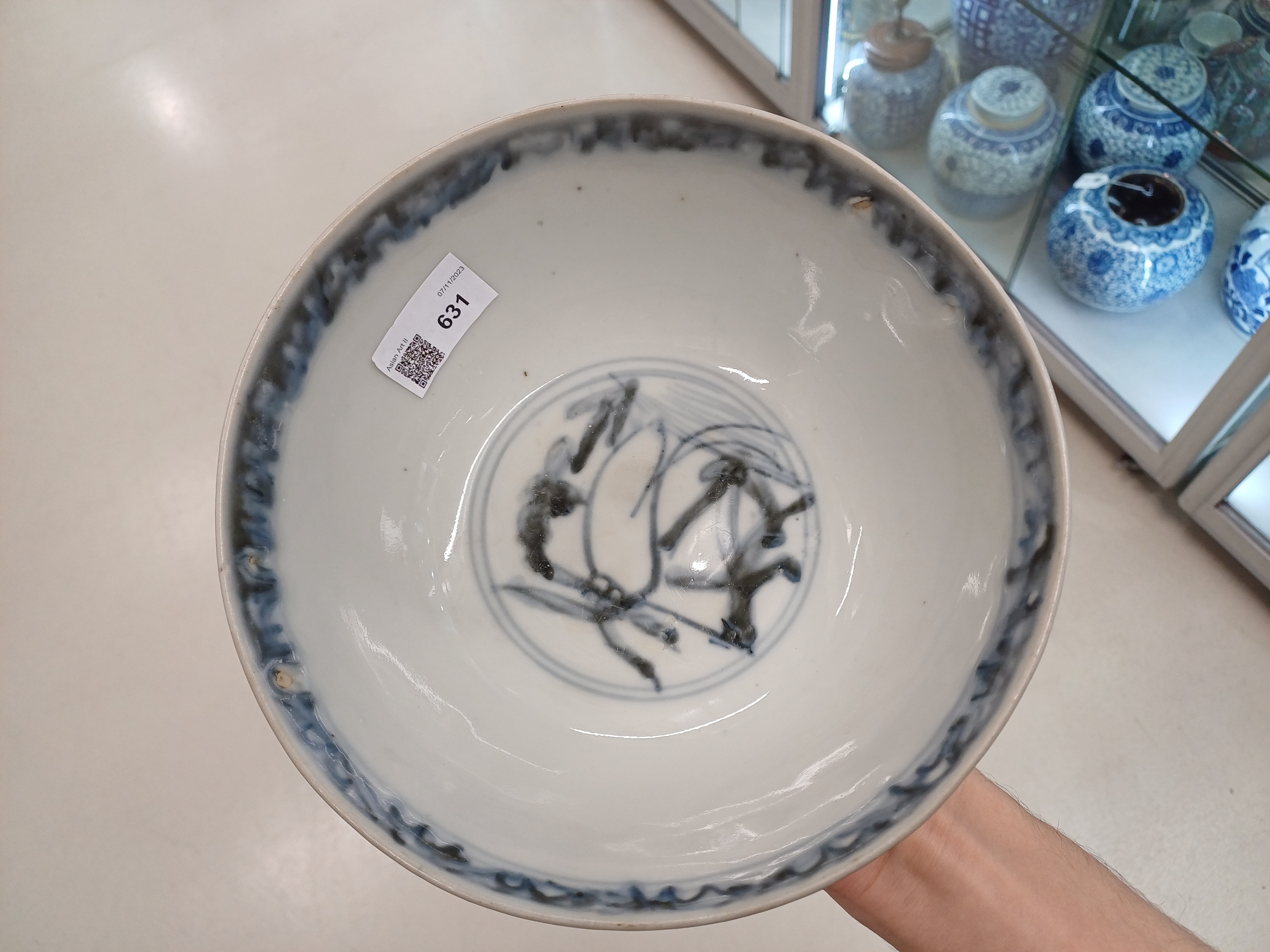 A CHINESE BLUE AND WHITE 'LOTUS POND' BOWL 明 青花蓮池紋盌 - Image 4 of 7