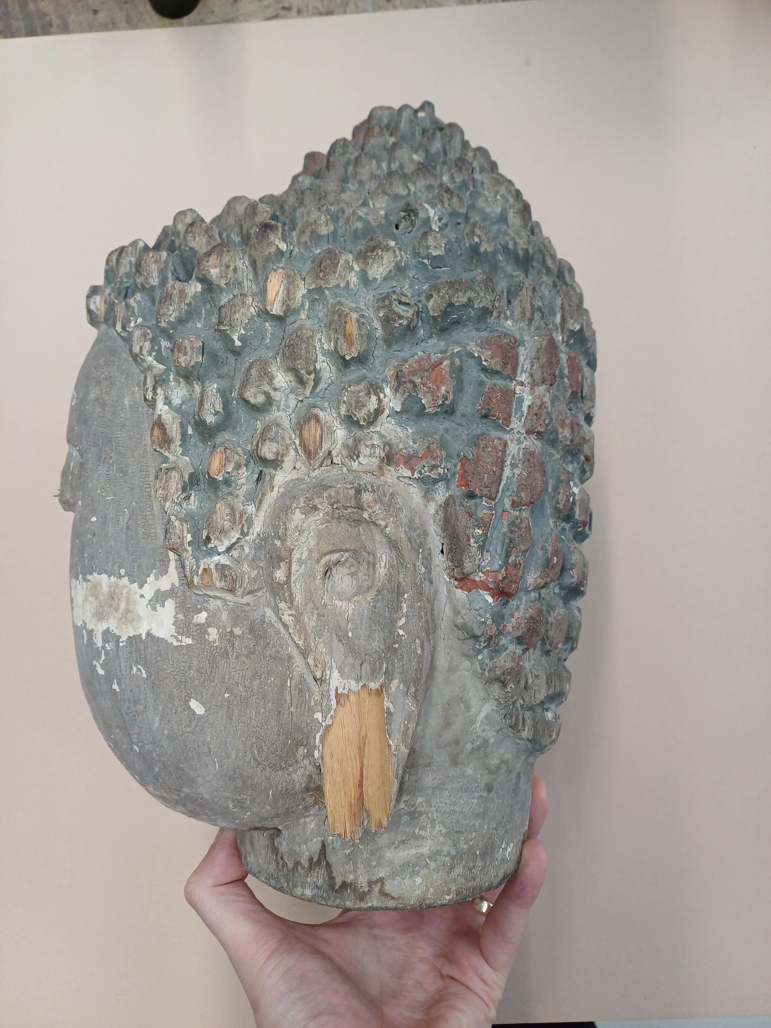 A LARGE CHINESE CARVED WOOD HEAD OF BUDDHA 清十九世紀 木雕佛頭像 - Image 7 of 11