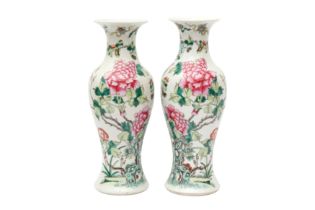 A PAIR OF CHINESE FAMILLE-ROSE 'PEONY' VASES 清 十九或二十世紀 粉彩牡丹紋瓶一對