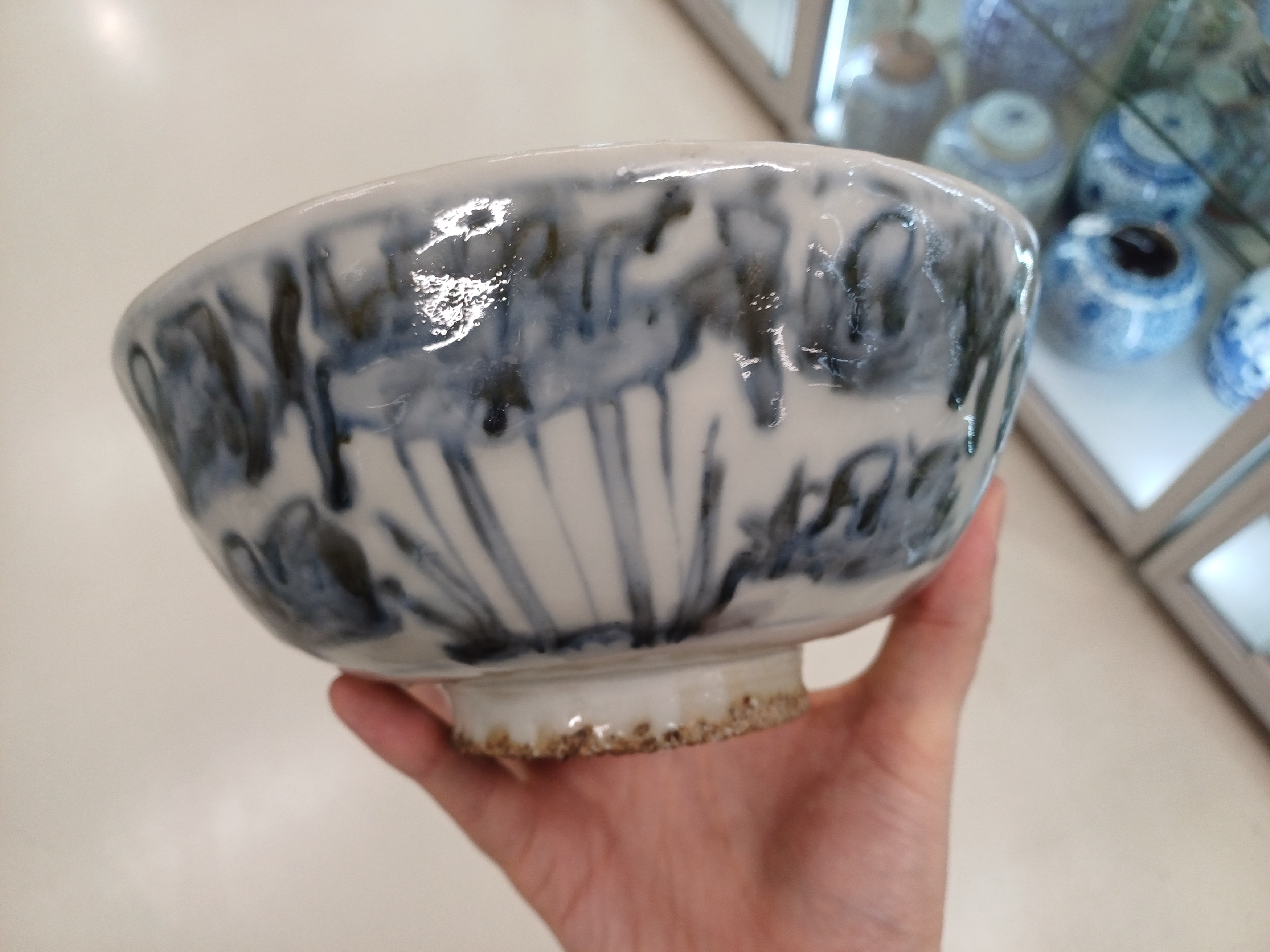 A CHINESE BLUE AND WHITE 'LOTUS POND' BOWL 明 青花蓮池紋盌 - Image 2 of 7