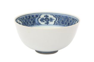 A CHINESE BLUE AND WHITE 'CRANES' BOWL 明 青花鶴紋盌 《福》款