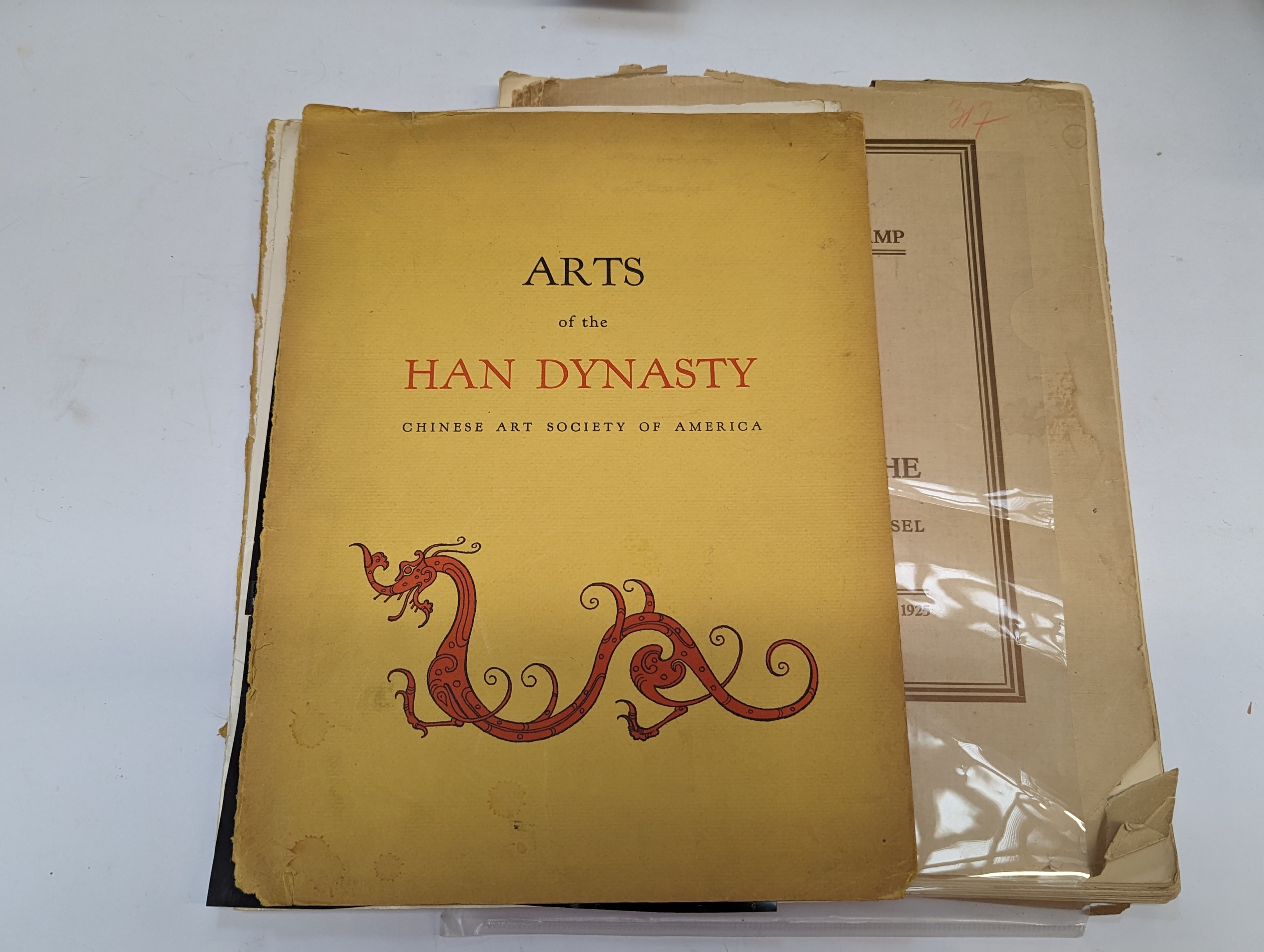 TWO CHINESE ART REFERENCE BOOKS 中國藝術參考書兩本 - Image 2 of 10