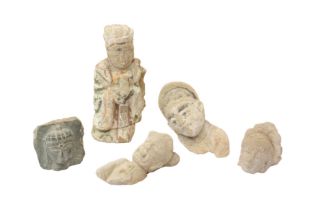 A GROUP OF CHINESE CARVED STONE FRAGMENTS 雕刻石雜項