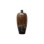 A LARGE CHINESE CIZHOU-STYLE IRON-DECORATED VASE, MEIPING 二十世紀 仿磁州窯梅瓶