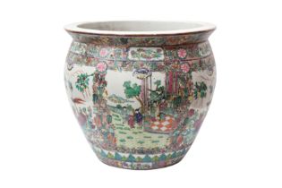 A LARGE CHINESE CANTON FAMILLE-ROSE JARDINIERE 二十世紀 廣彩人物故事圖紋花盆