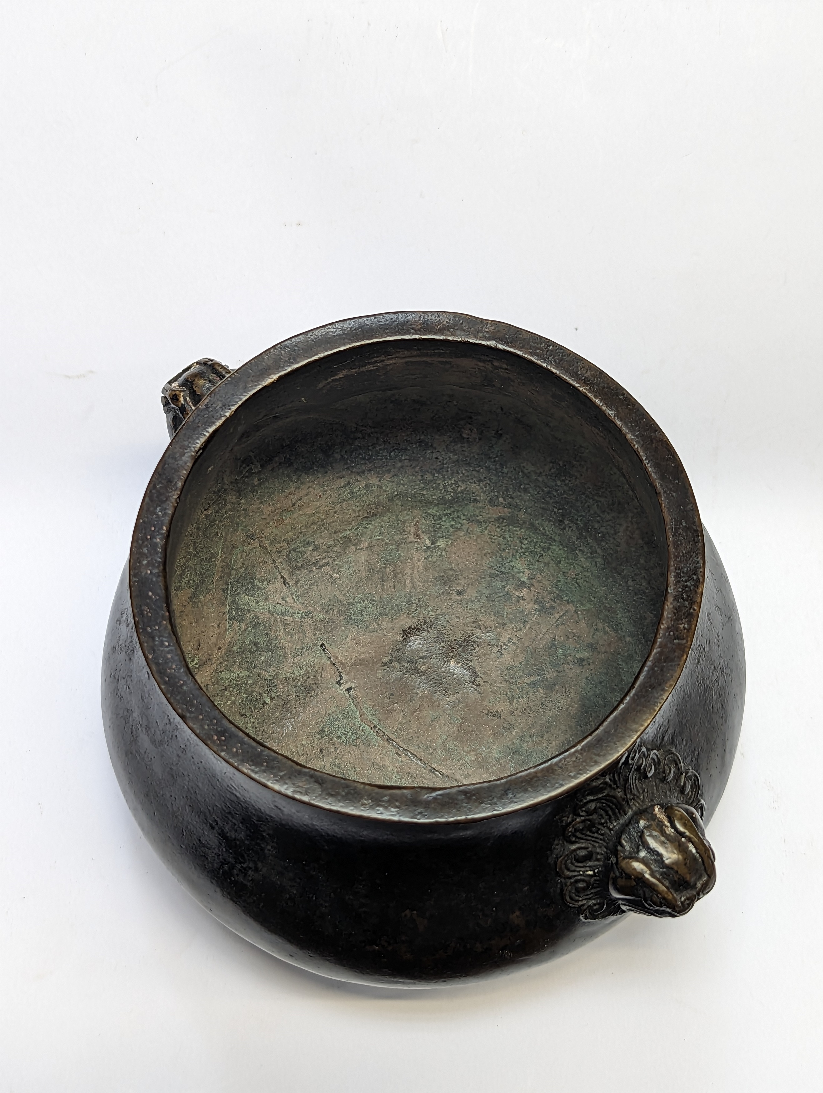 A CHINESE BRONZE INCENSE BURNER 十七世紀 銅香爐 - Image 9 of 15