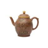 A CHINESE YIXING ZISHA GILT-DECORATED TEAPOT AND COVER 二十世紀 宜興紫砂山水圖紋壺 《大清乾隆年製》款