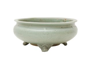 A CHINESE LONGQUAN CELADON CENSER 明 龍泉青釉三足爐