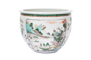 A CHINESE FAMILLE-VERTE JARDINIERE 十九至十七世紀 五彩人物山水圖紋罐