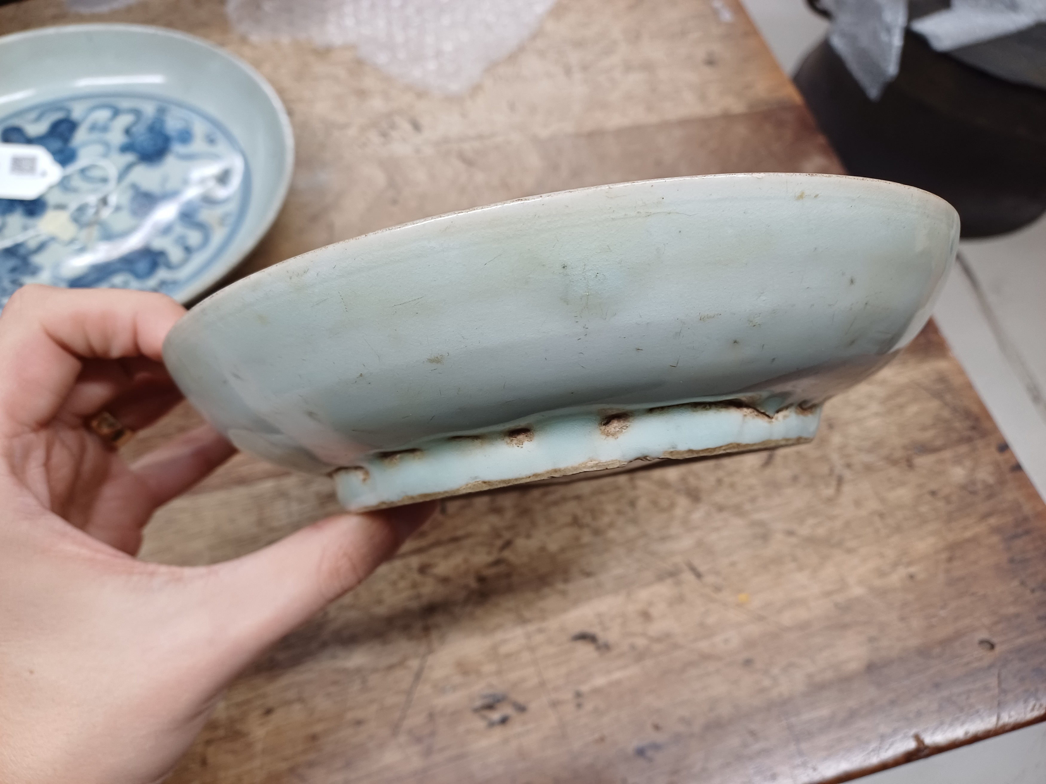 TWO CHINESE BLUE AND WHITE DISHES 明 青花瑞獸紋盤兩件 - Image 10 of 10