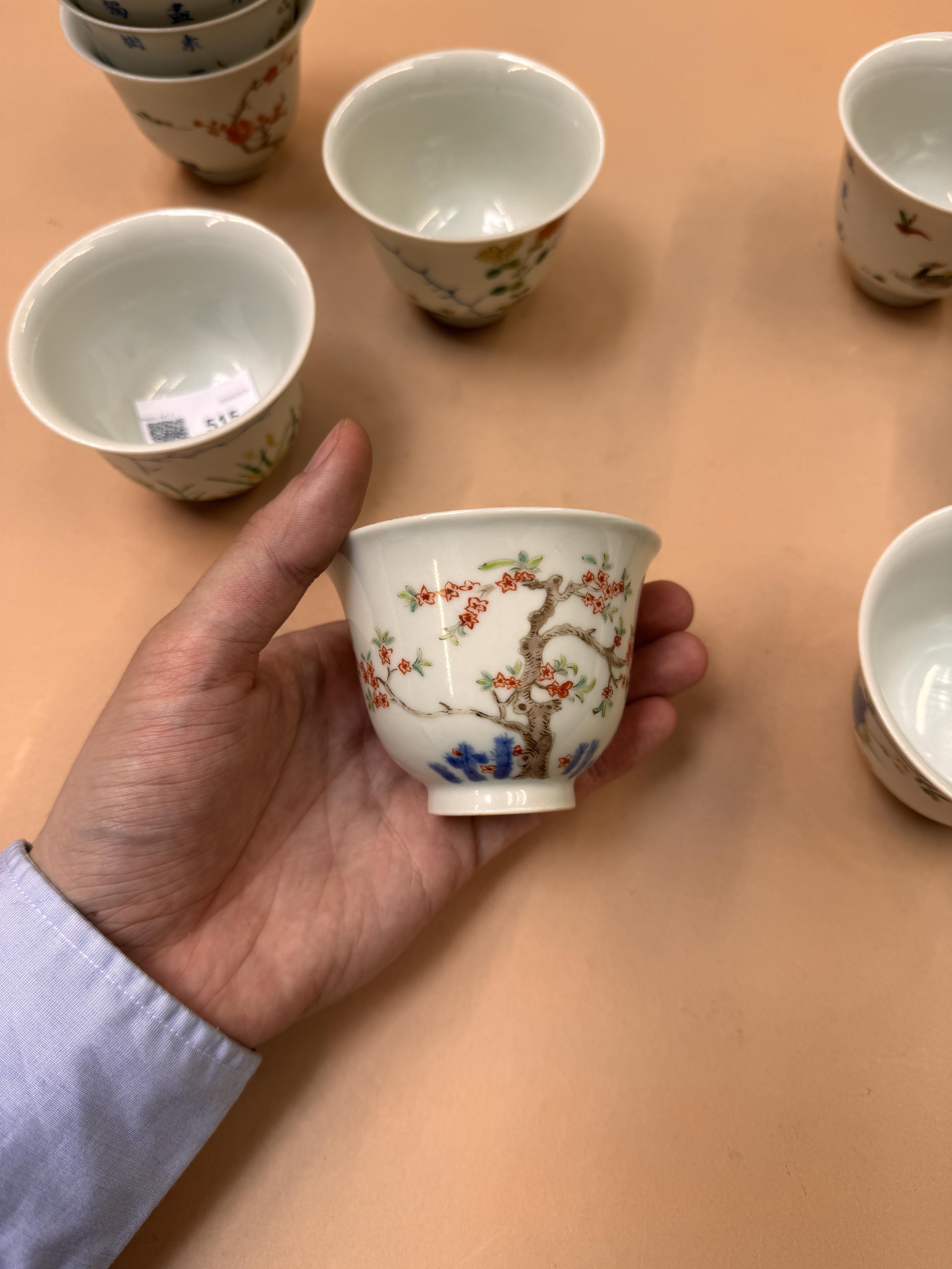 A SET OF CHINESE FAMILLE ROSE 'MONTH' CUPS 二十世紀 粉彩十二花神盃一組 - Image 10 of 16