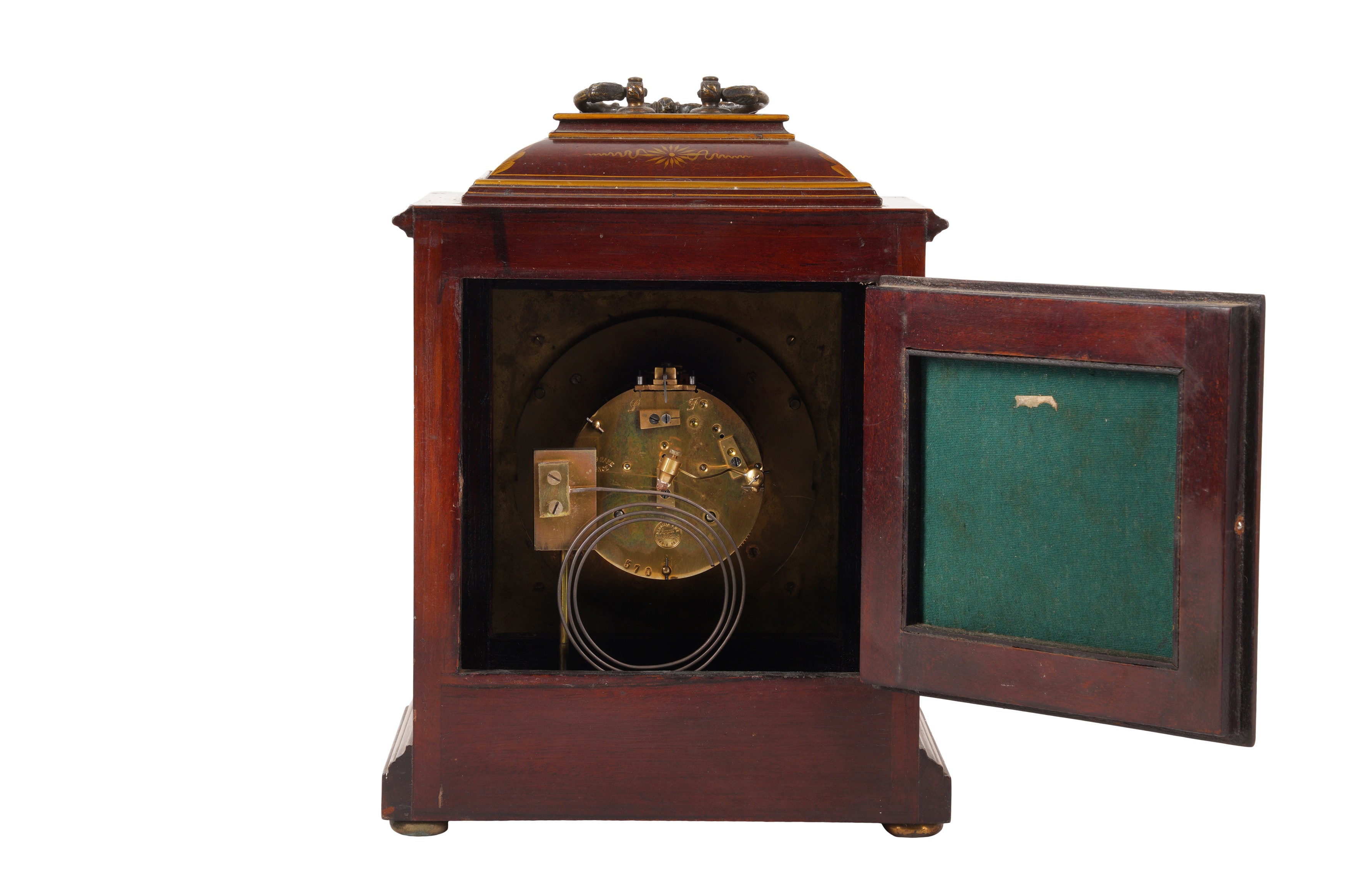 AN EARLY 20TH CENTURY RED LACQUERED CHINOISERIE BRACKET CLOCK - Image 3 of 3