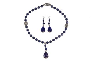 A LAPIS LAZULI NECKLACE AND EARRING SUITE