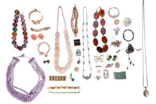 A COLLECTION OF SILVER AND COSTUME JEWELLERY