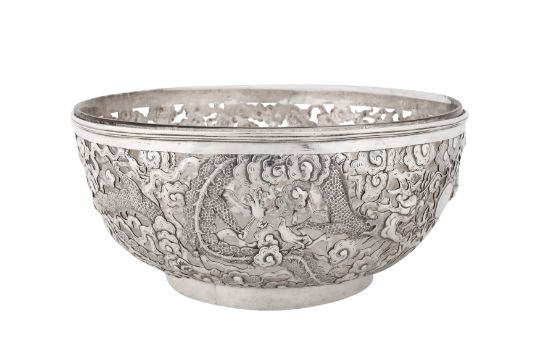 A late 19th century Chinese export silver bowl, Canton circa 1890, marked Qiao Zhen, retailed by Cum - Image 2 of 6