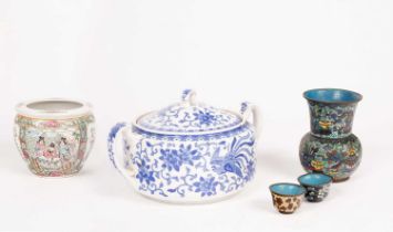 A mixed lot of Oriental ceramics