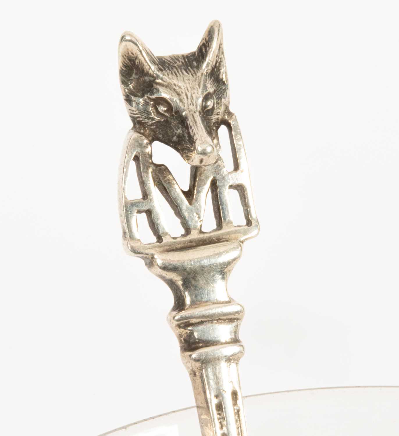 Hunting Interest: A quantity of silver puppy walking prize teaspoons - Image 3 of 3