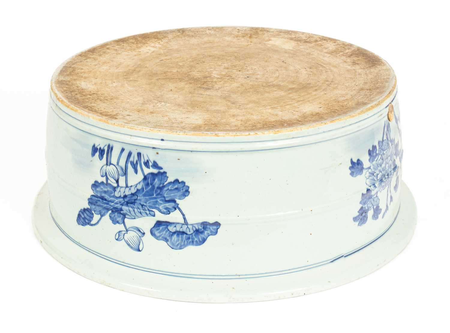 A Chinese blue and white large circular basin - Image 4 of 10