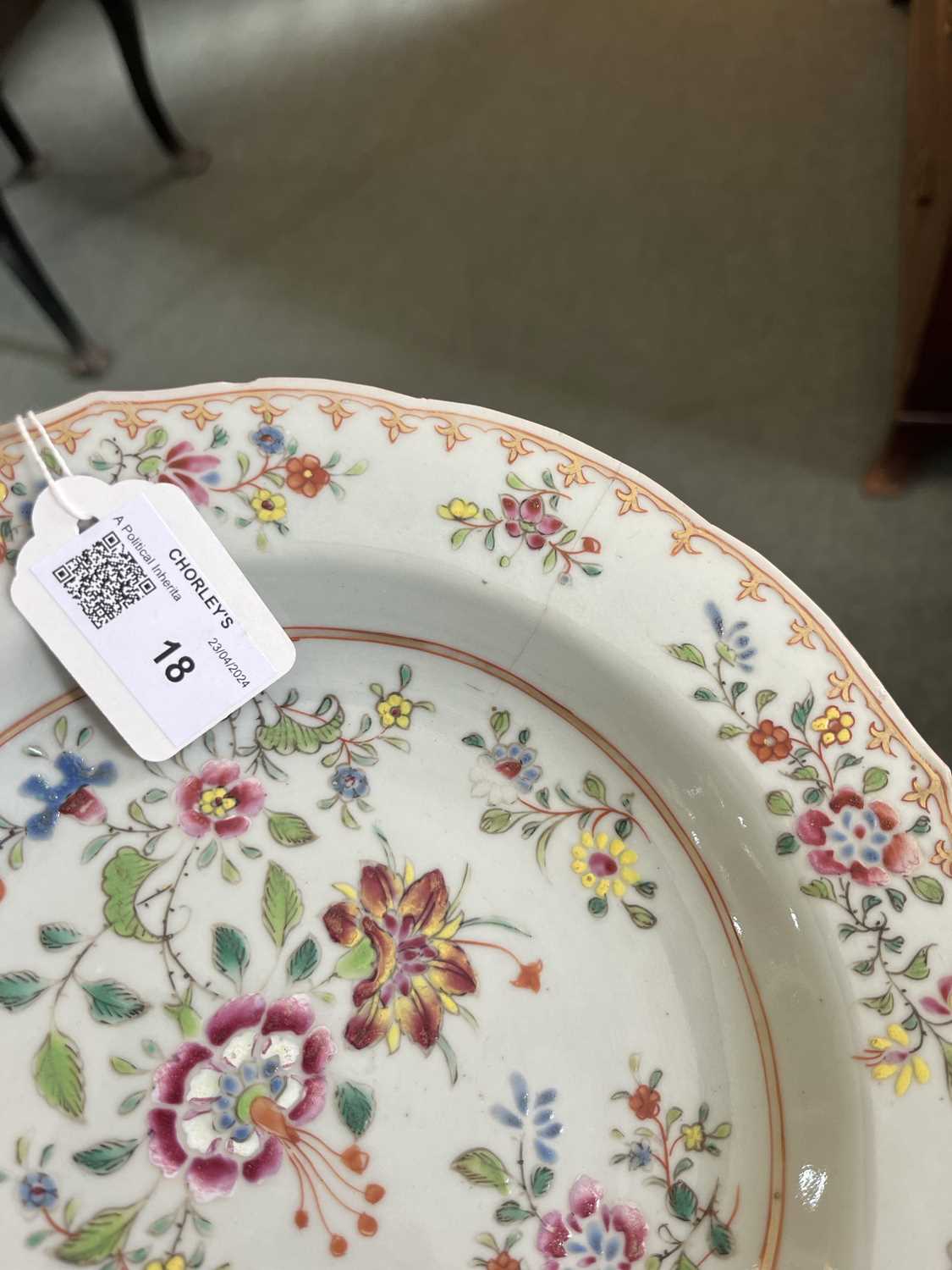 A pair of Chinese famille rose shallow bowls - Image 18 of 18