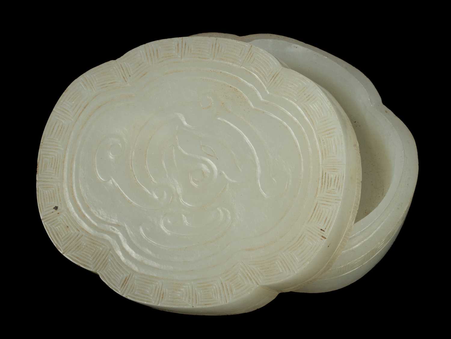 A Chinese jade box and cover - Image 2 of 11