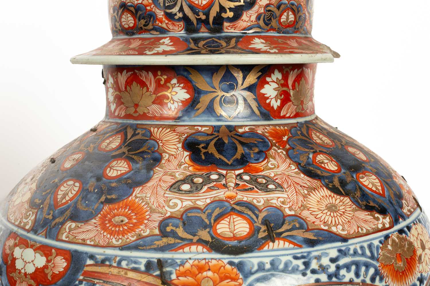 Two Japanese Imari large baluster vases with domed covers - Image 11 of 25