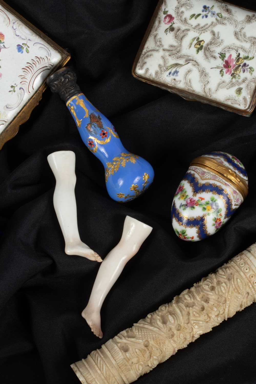 A pair of Meissen porcelain legs - Image 2 of 4