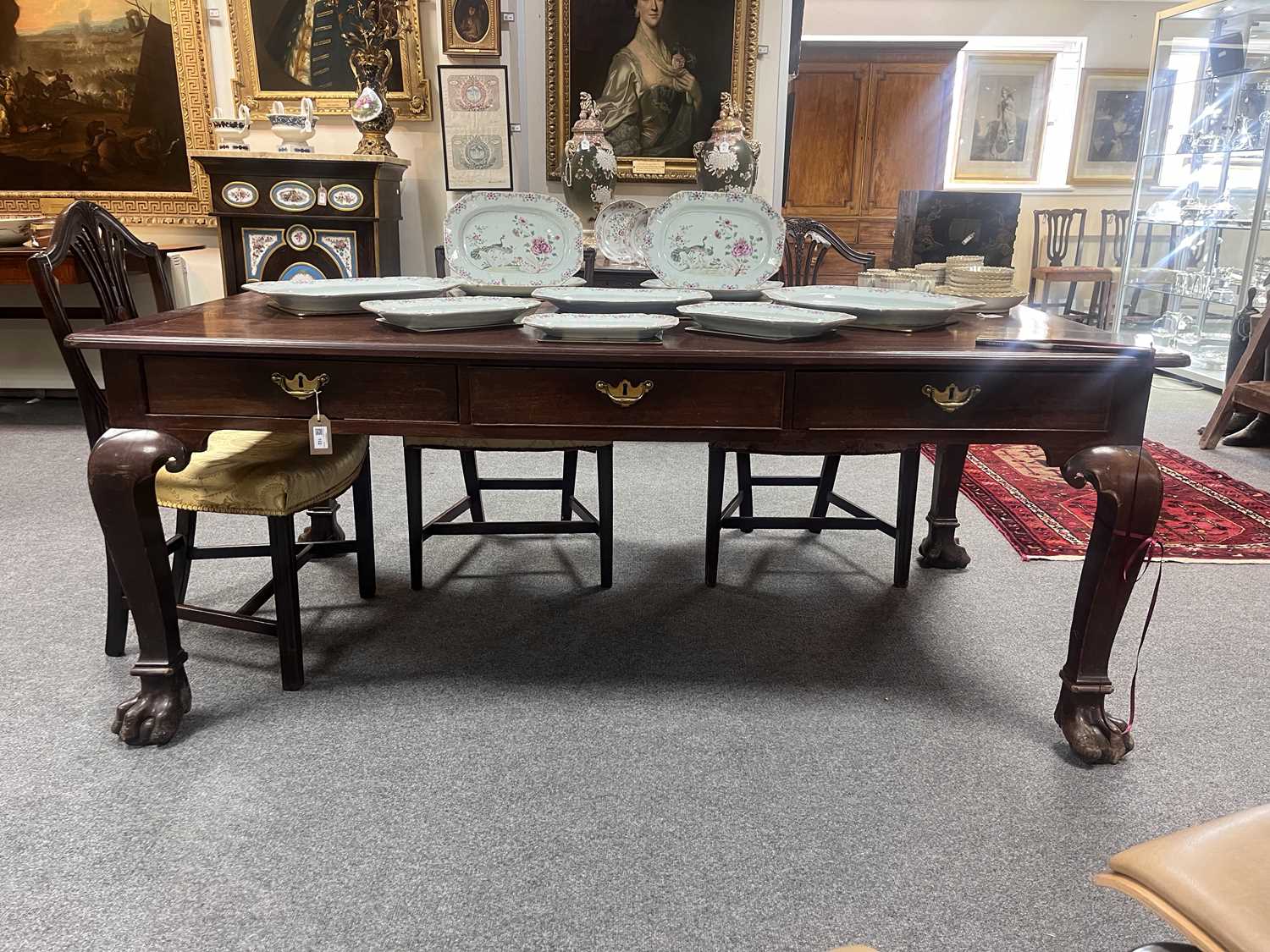 A George II Irish mahogany library table - Image 17 of 23