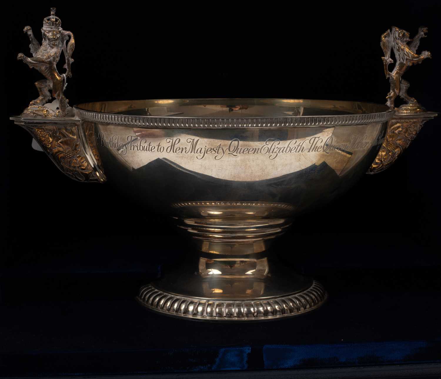 Royal Interest: A commemorative silver bowl - Bild 6 aus 6