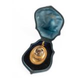 A Victorian Essex crystal pendant locket
