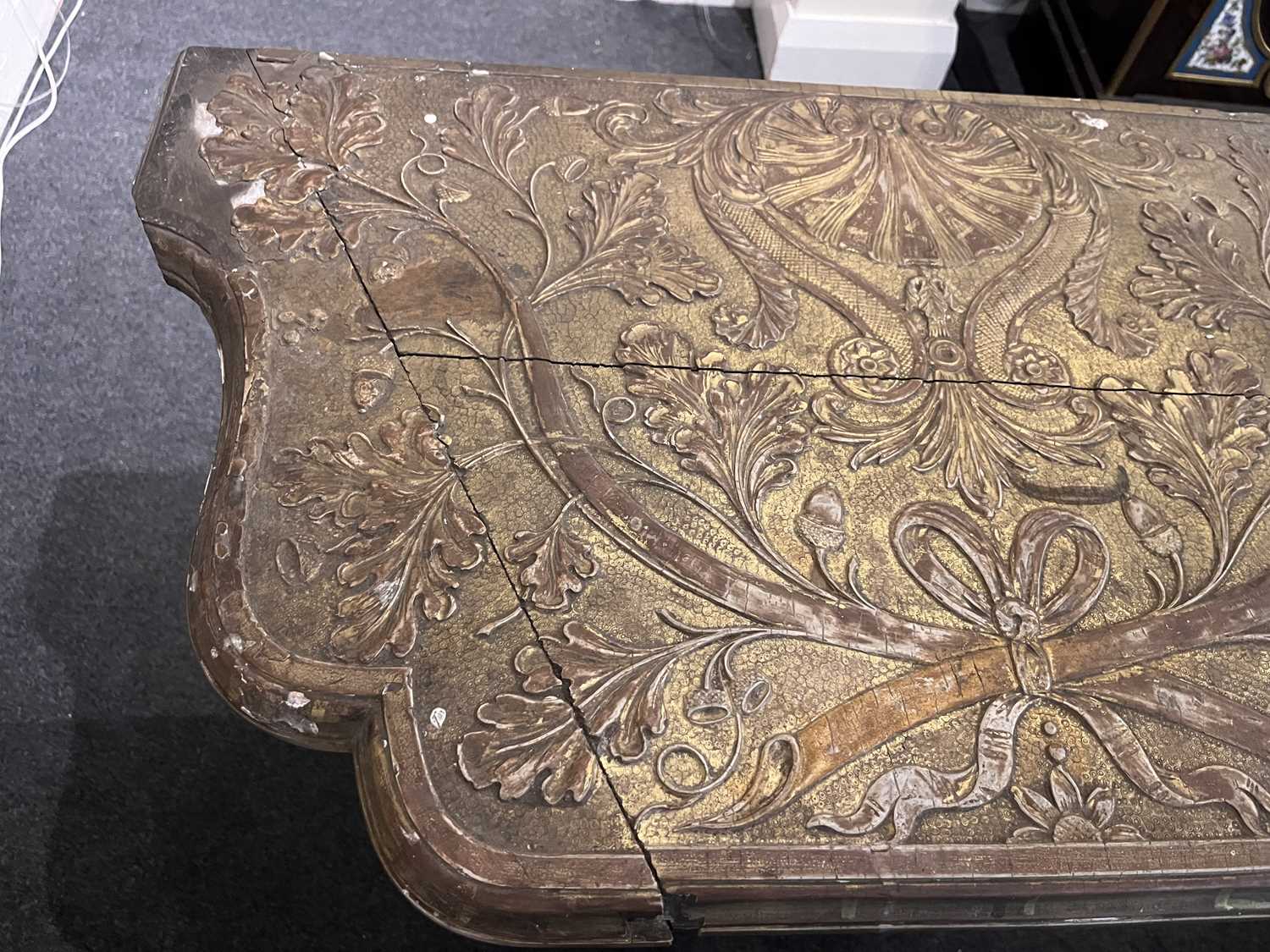 A George II gilt gesso serpentine eagle console table - Image 14 of 21