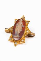 A Victorian carved hardstone cameo brooch