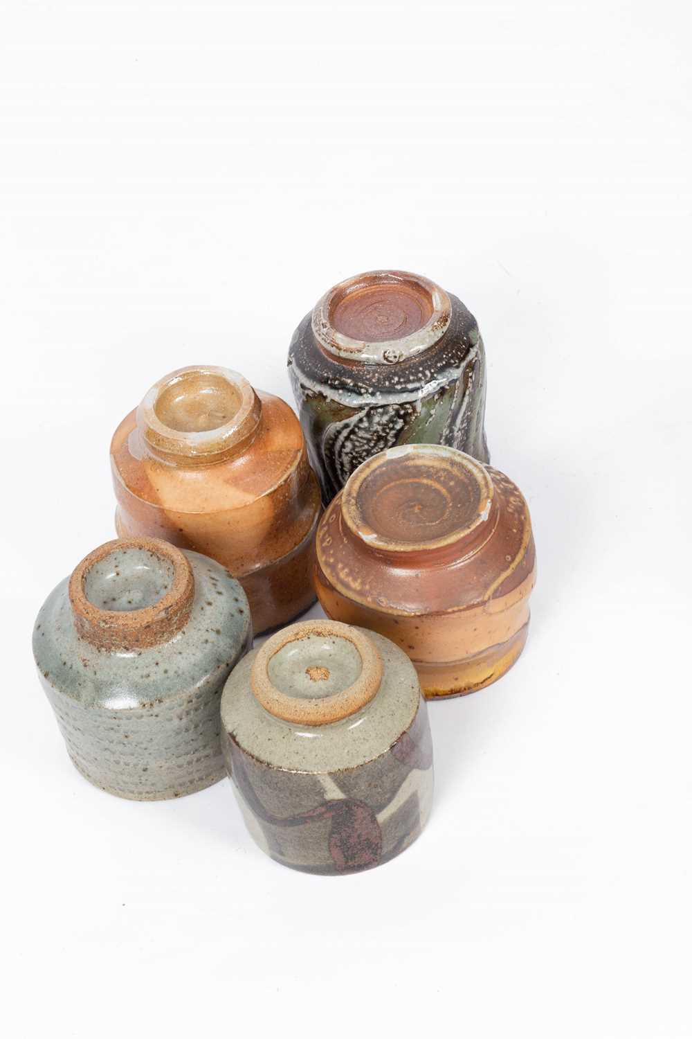 Various studio pottery tea bowls - Image 3 of 5