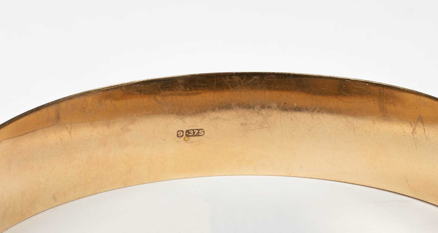 A Victorian 9ct gold hinged bangle - Image 4 of 4