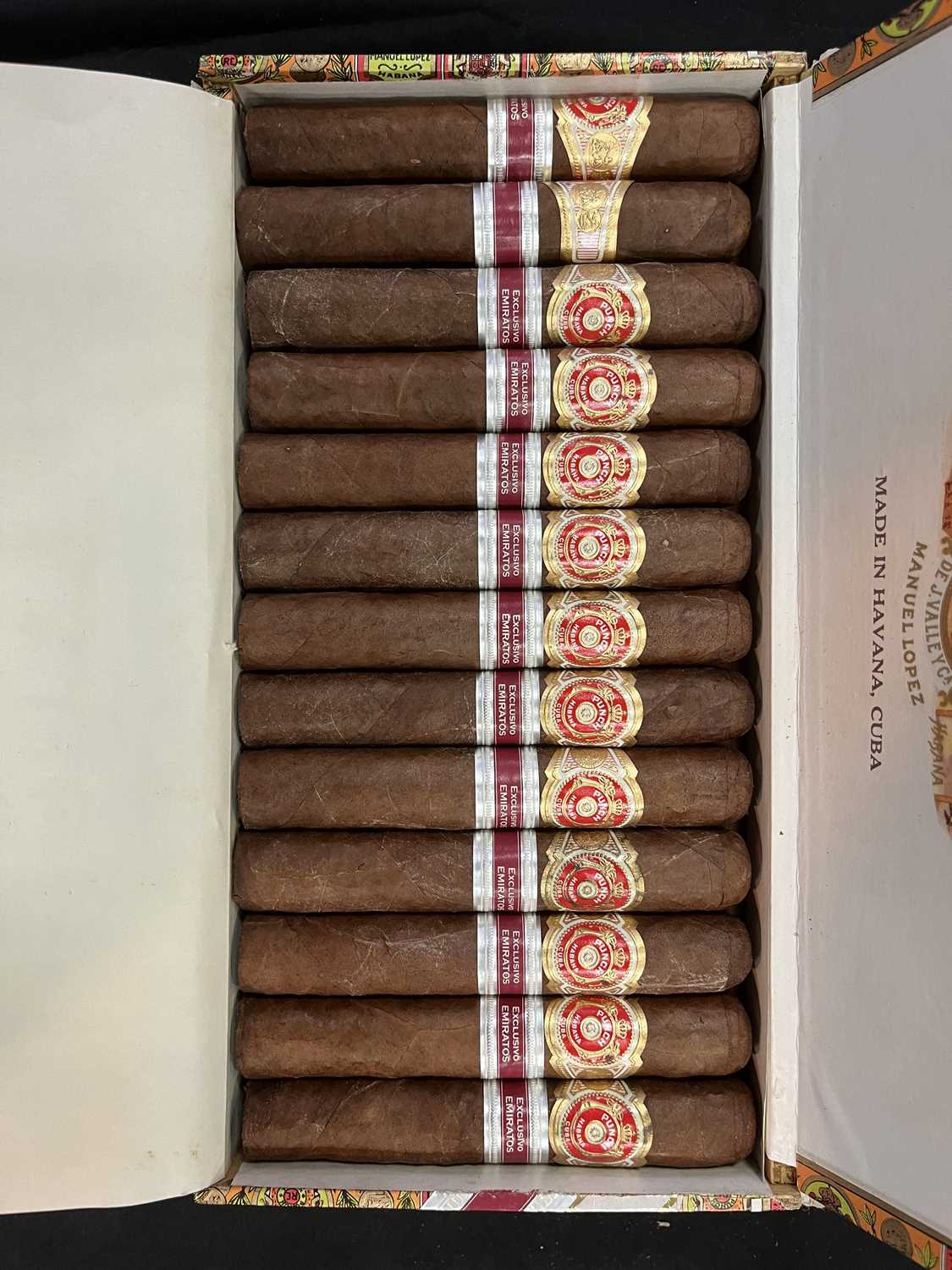 Cigars: A large quantity of cigars - Image 10 of 38