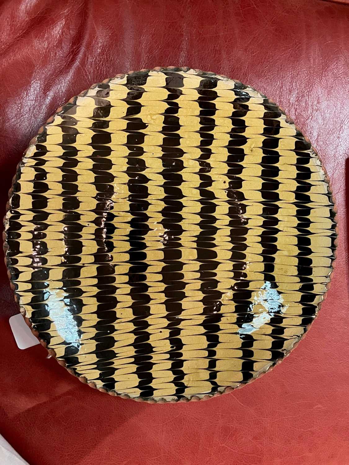 Two marbled slipware dishes - Image 8 of 9