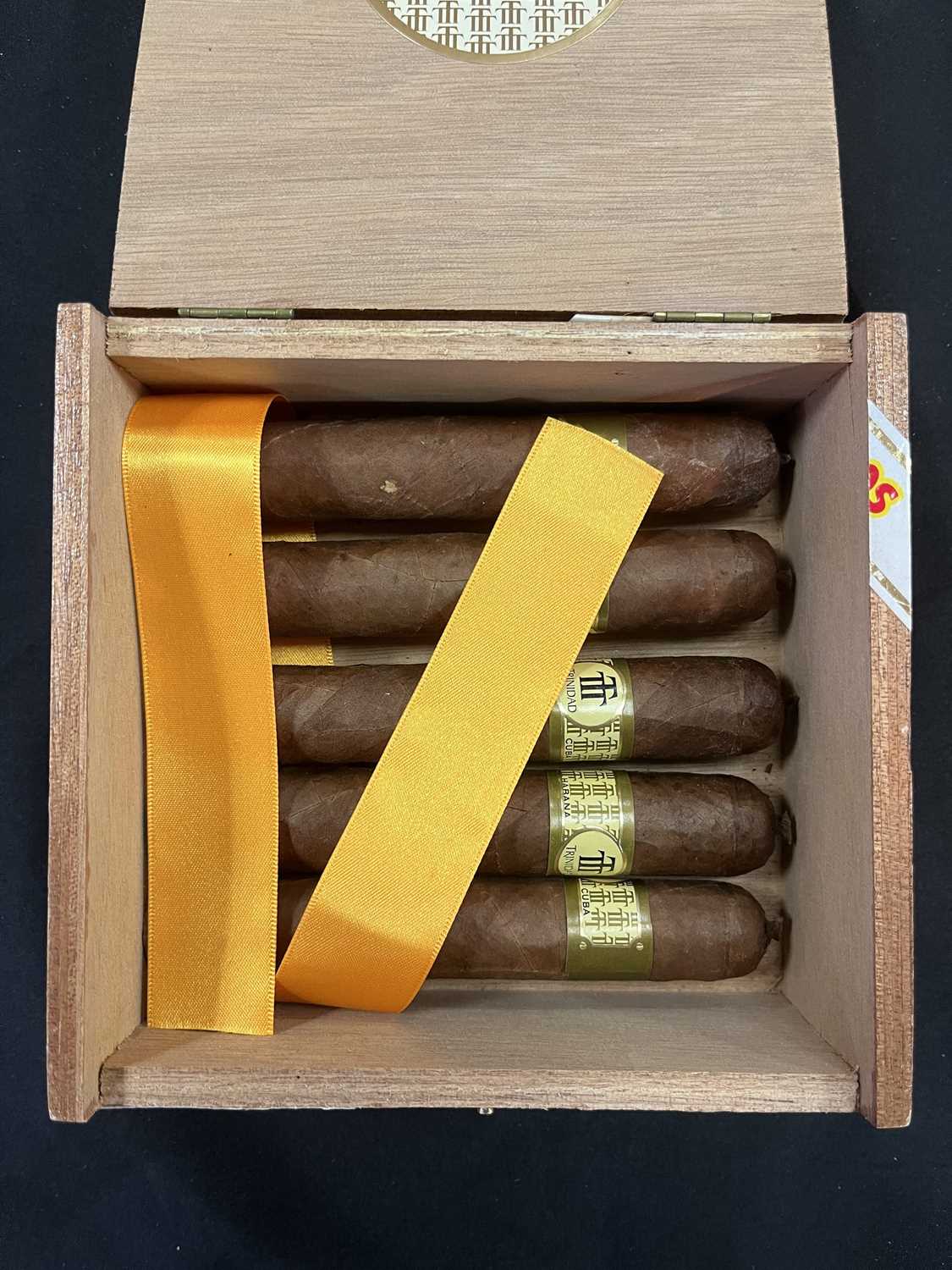 Cigars: A large quantity of cigars - Image 18 of 38