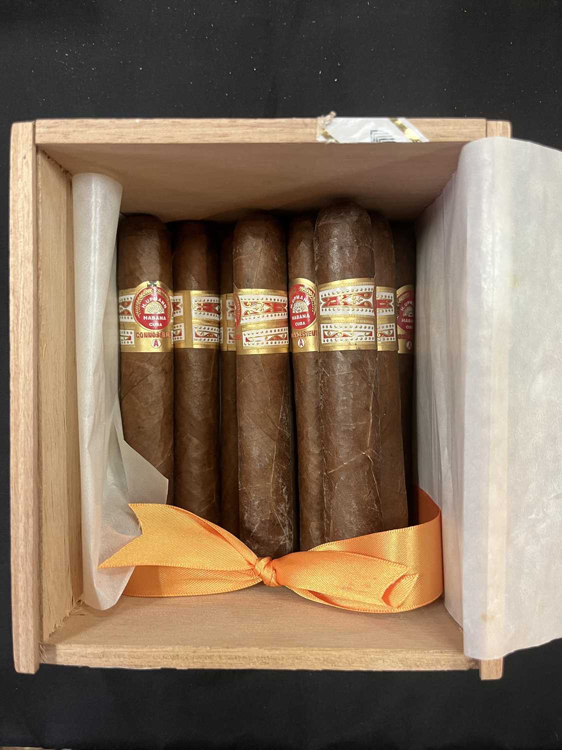 Cigars: A large quantity of cigars - Image 2 of 38