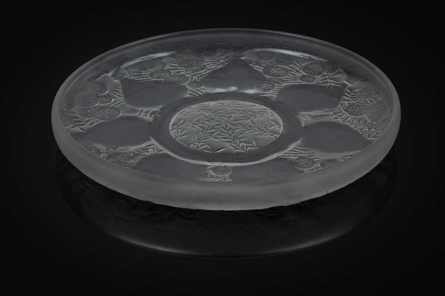 A Lalique Coupe pattern dish