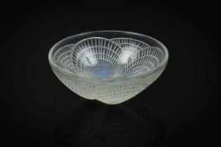 A Lalique Coquilles pattern small dish