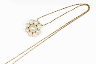 A 9ct gold and cultured pearl pendant necklace
