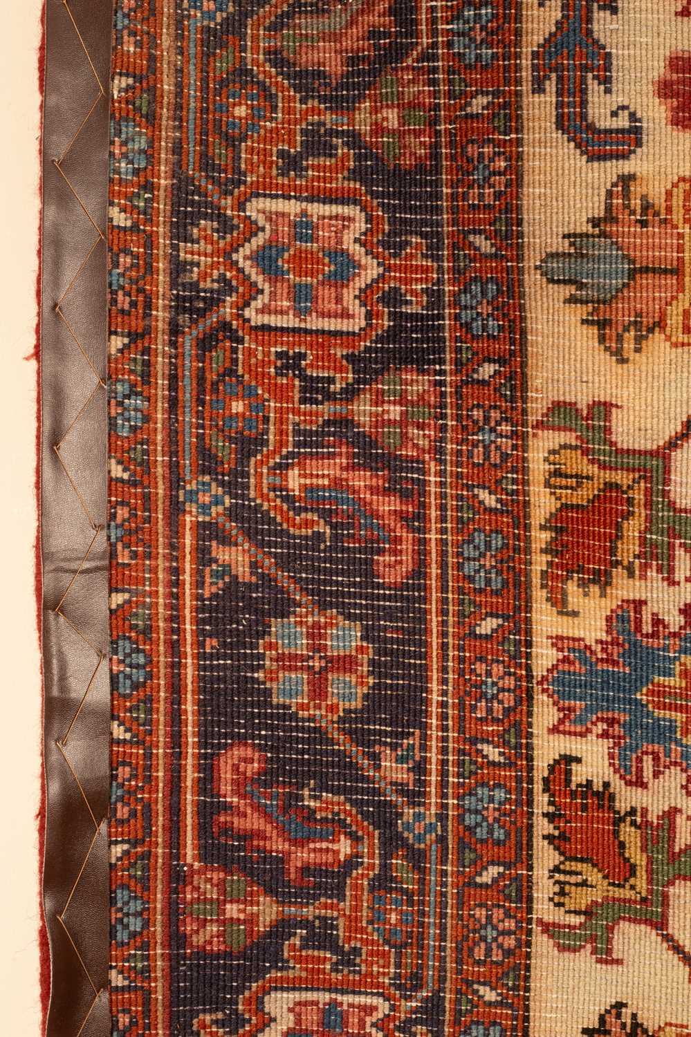 A Heriz rug - Image 7 of 17