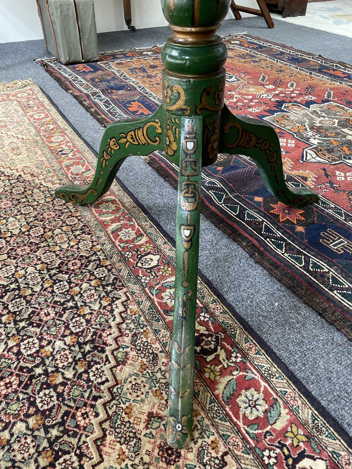 A green painted Chinoiserie tripod table - Image 8 of 10