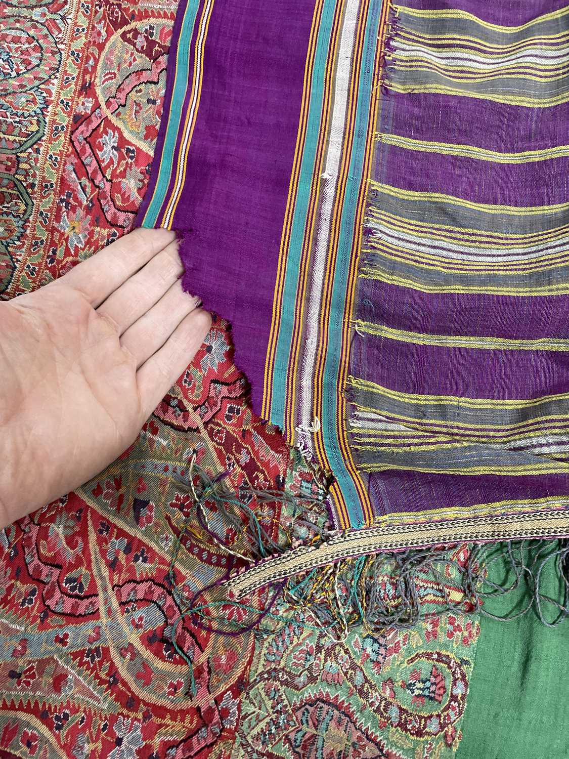 A Kashmir shawl - Image 18 of 20
