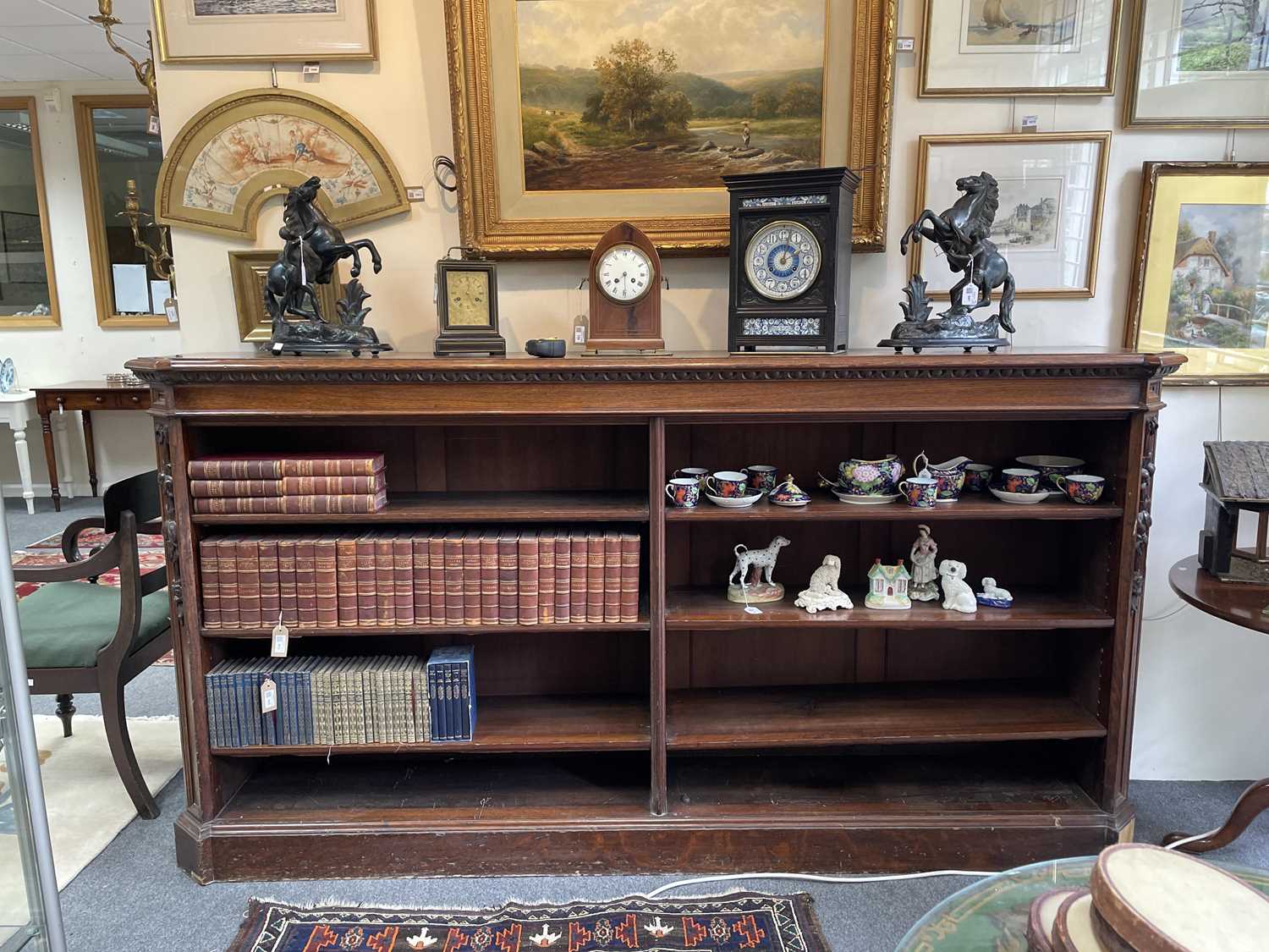 A Victorian oak dwarf bookcase - Image 9 of 9