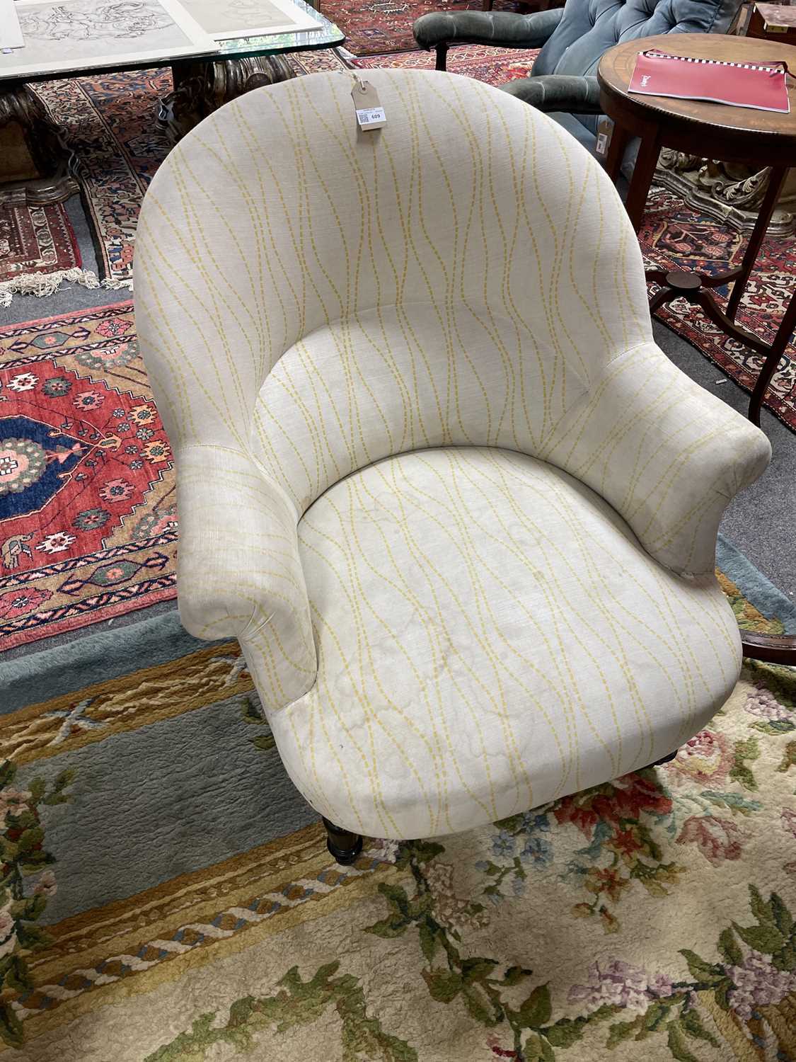 A pair of Victorian tub armchairs - Image 2 of 4