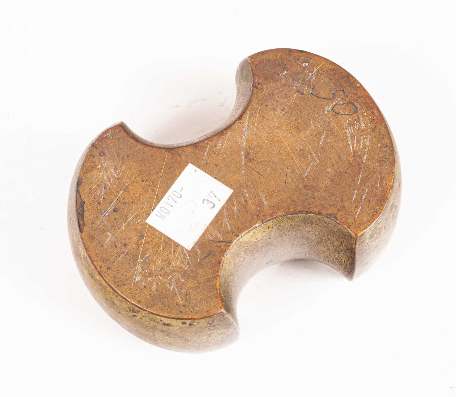 A Chinese bronze scroll weight - Image 4 of 5