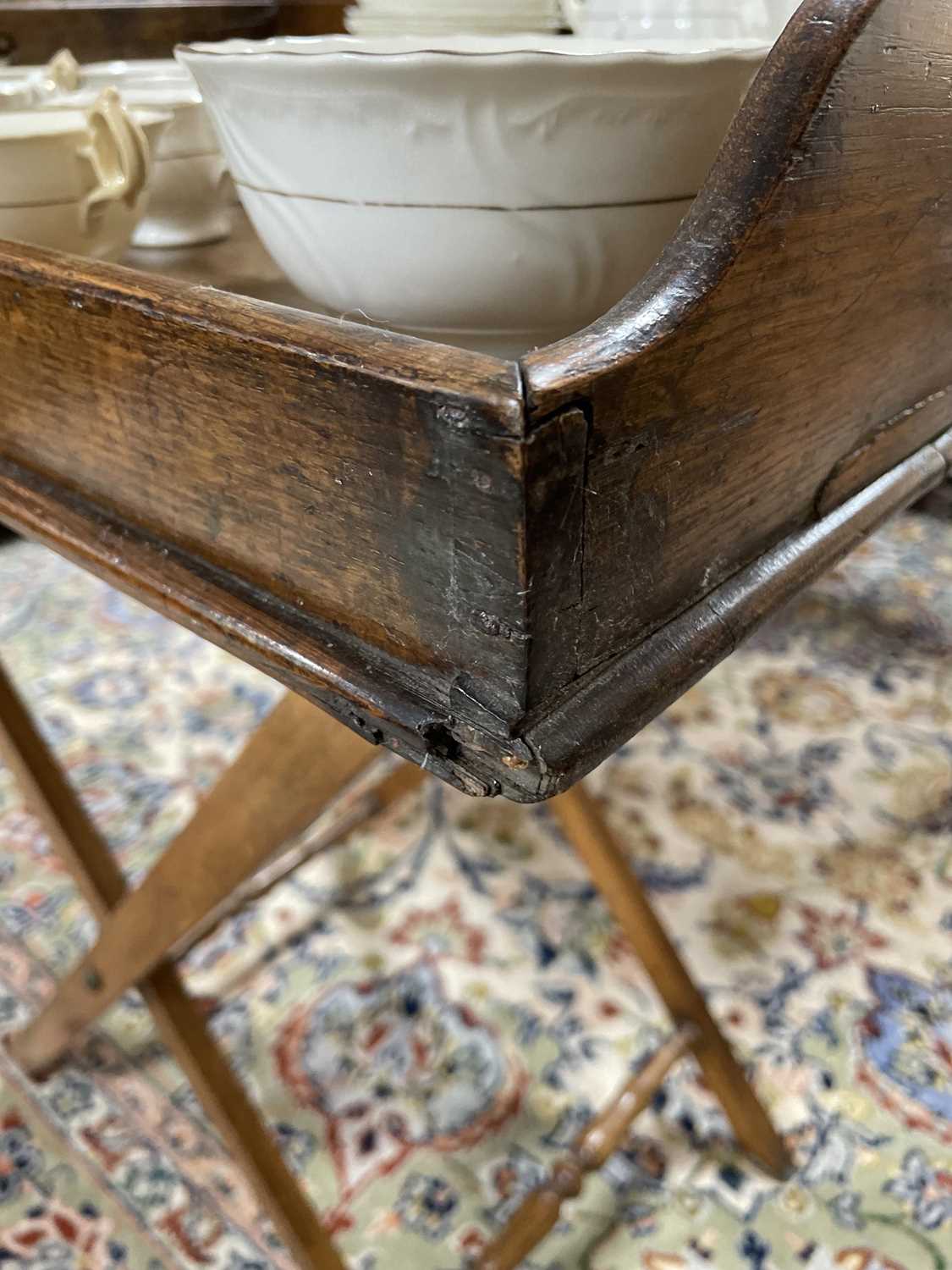 A 19th Century mahogany butler's tray on stand - Bild 4 aus 8