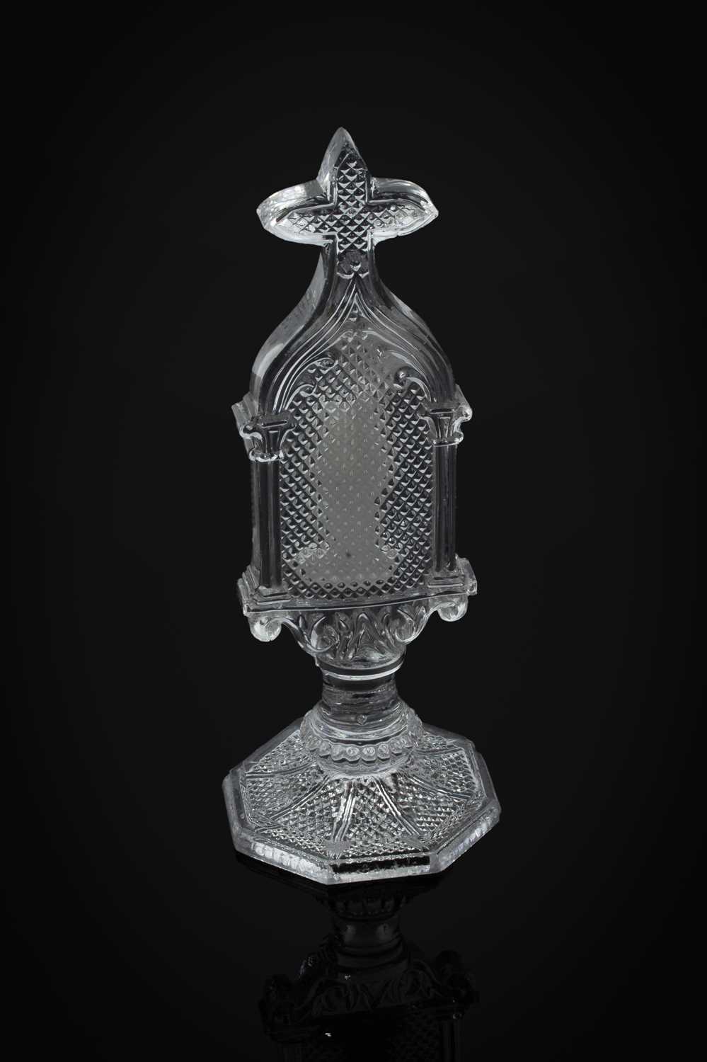A glass sulphide etched religious ornament - Image 2 of 2