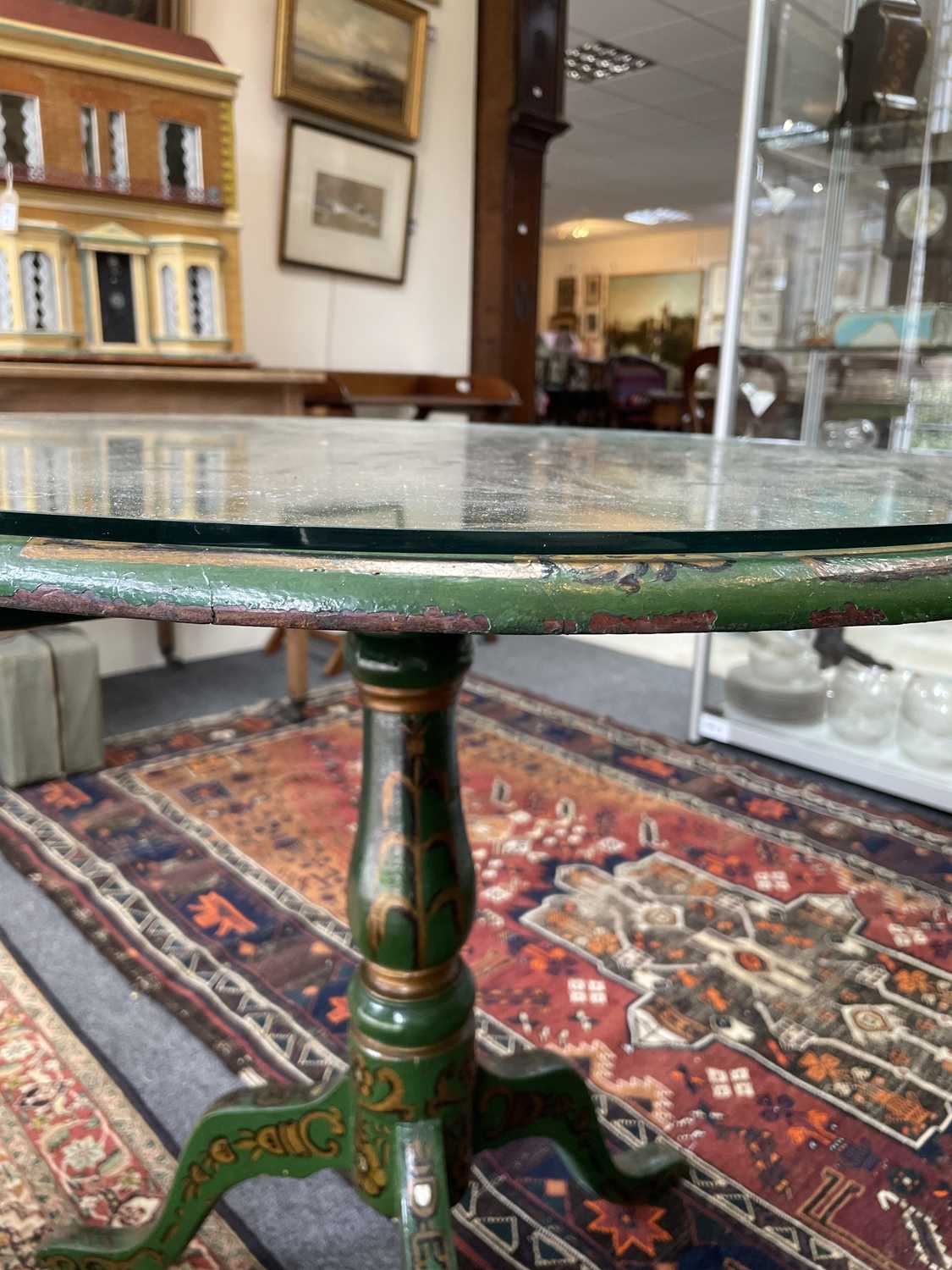 A green painted Chinoiserie tripod table - Image 10 of 10