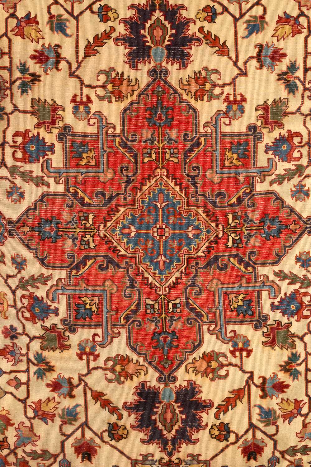 A Heriz rug - Image 5 of 17